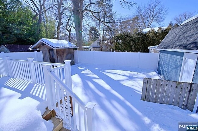 Building Photo - 16 Clarke St