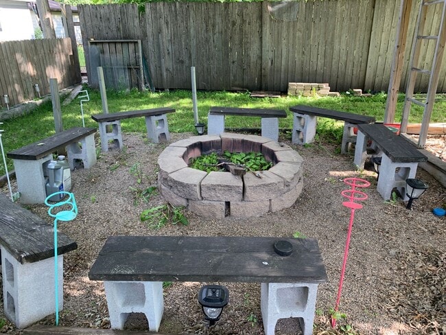 Building Photo - 3 Bed, 2 Bath Home in North Fargo with a Fenced in Yard!