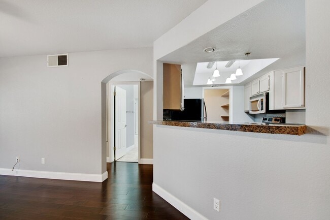 Building Photo - 5104 N 32nd St