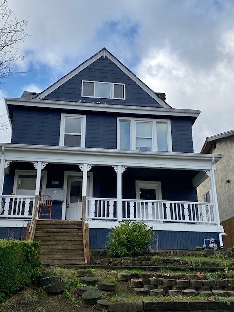 Primary Photo - 3432 Lombard Ave