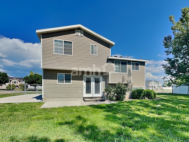 Building Photo - 2436 2940 W