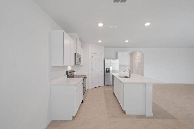 Building Photo - Spacious 4BR House in Port Saint Lucie