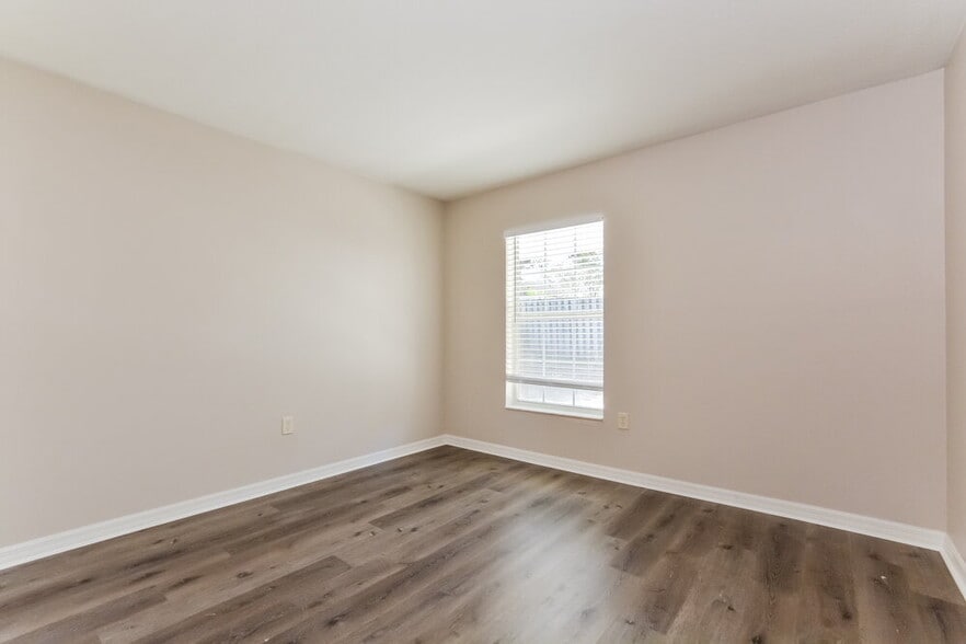 Building Photo - 4510 Abaco Dr