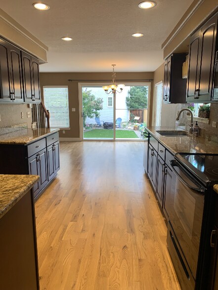 Building Photo - 1521 Laurenwood Way