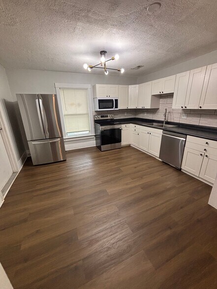 Building Photo - 2139 N 67th St