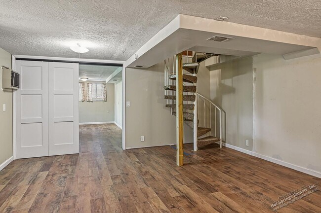 Building Photo - 68 Sierra Dr