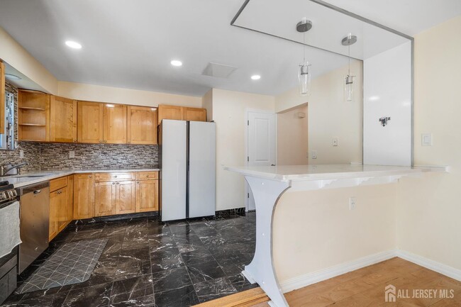 Building Photo - 6304 Hana Rd