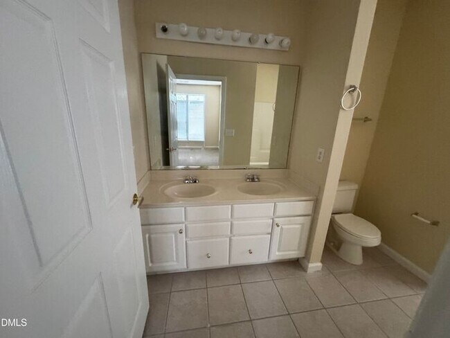 Building Photo - Special Rate! SPACIOUS 1 Bed 1.5 Bath Condo with Sunroom and AMENITIES!!!