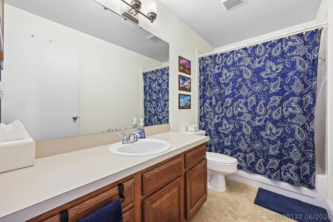 Building Photo - 6238 Pompano St