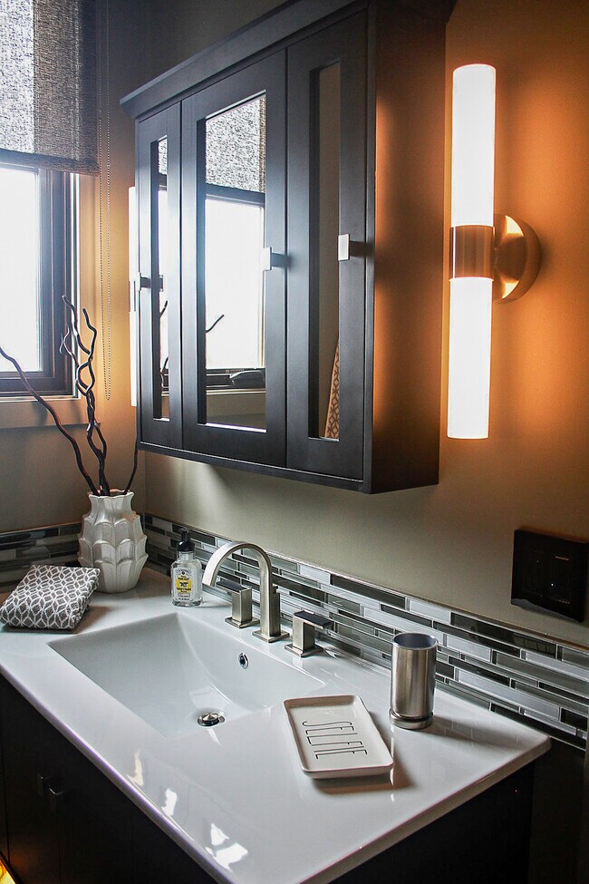 Building Photo - 517 Ocean House Rd