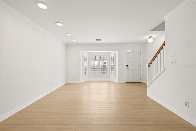Building Photo - 609 S Glen Ave
