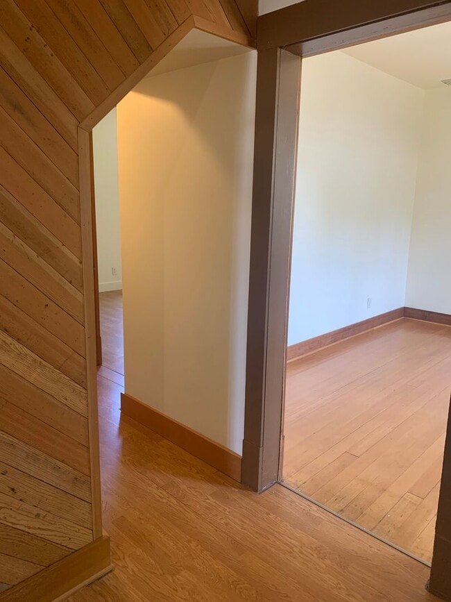Building Photo - Spacious 3 bedroom home with two separate living spaces