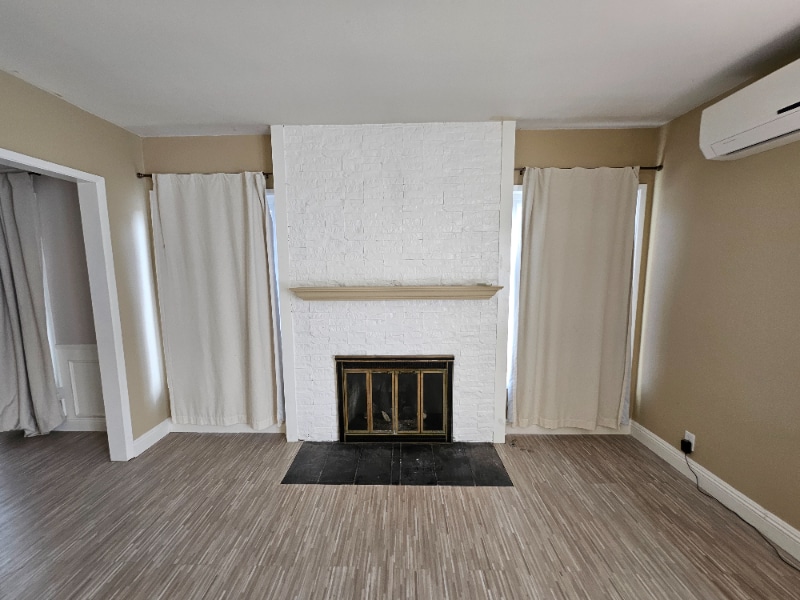 Building Photo - 354 N Toland Ave