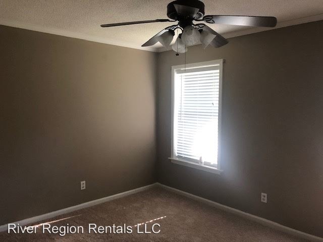 Building Photo - 3 br, 2 bath House - 3220 Little John Drive