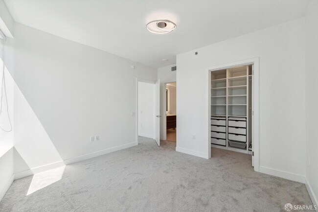 Building Photo - 280 Spear St