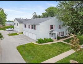 Building Photo - 883 Wellington Ave
