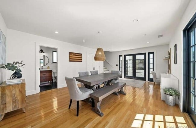 Building Photo - 229 Carnation Ave