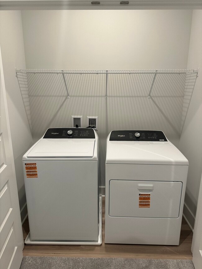 Building Photo - 9454 Belladdie Way