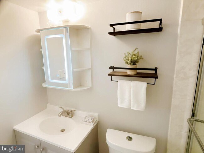 Building Photo - 112 Duvall Ln