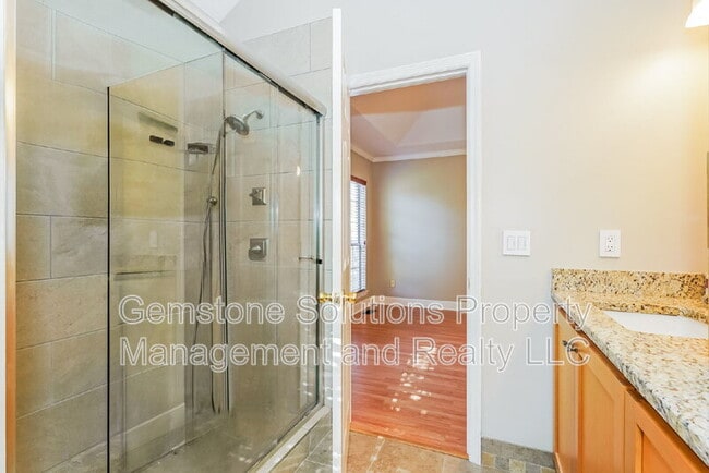 Building Photo - 306 Crooked Oak Ct