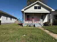 Building Photo - Two Bedroom House | New Flooring
