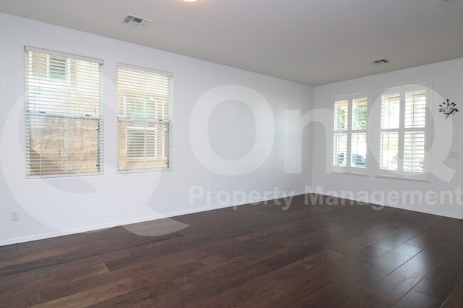 Building Photo - 9134 S Roberts Rd