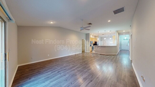 Building Photo - 2202 S Cranbrook Ave