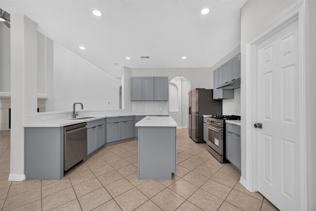 Building Photo - 24542 Bella Veneza Dr