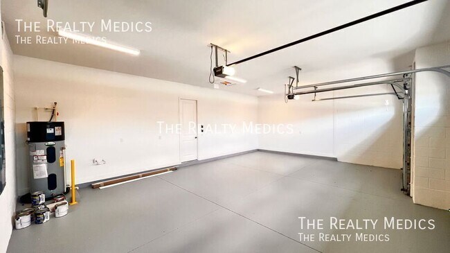 Building Photo - 1440 Nandina Cir