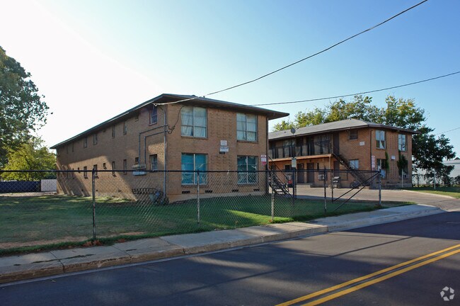 Primary Photo - 1728-1732 Hickory St