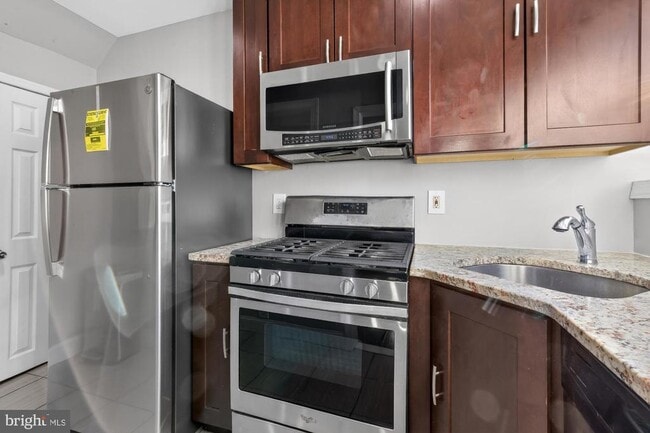 Building Photo - 1640 S 28th St