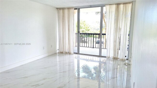 Building Photo - 10875 SW 112th Ave