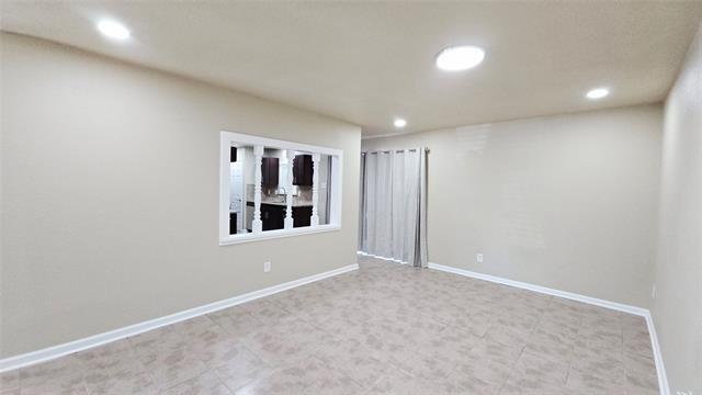 Building Photo - 1010 La Fontana