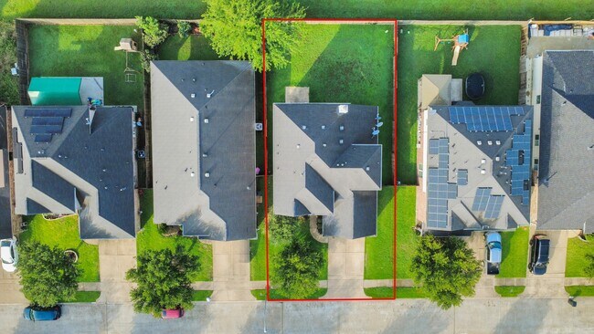 Building Photo - 24503 Hikers Bend Dr