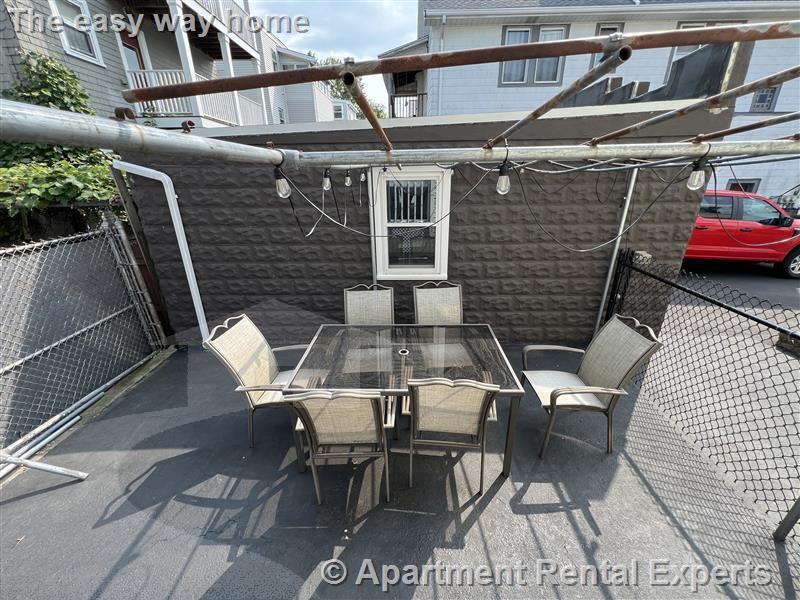 Building Photo - 65 Boston Ave