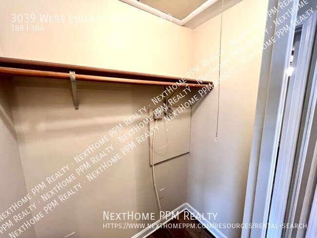 Building Photo - 3039 W Liberty Ave