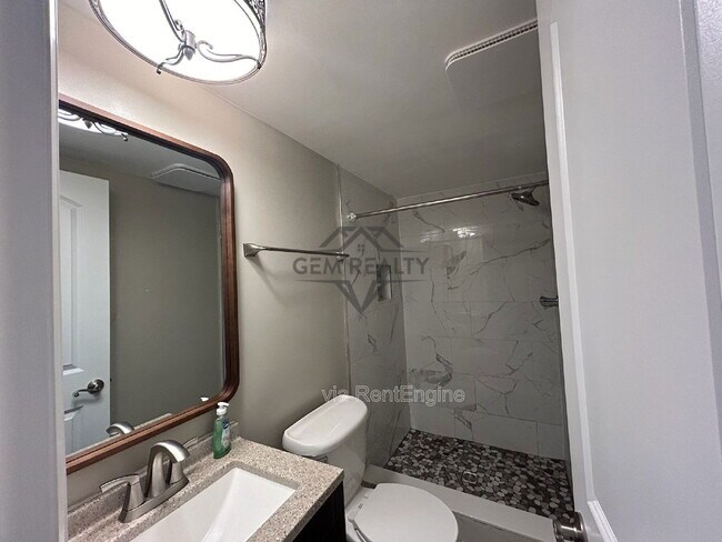 Building Photo - 100 Kendallwood Dr