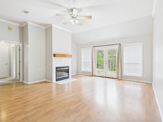 Building Photo - 3203 Von Trapp Ln
