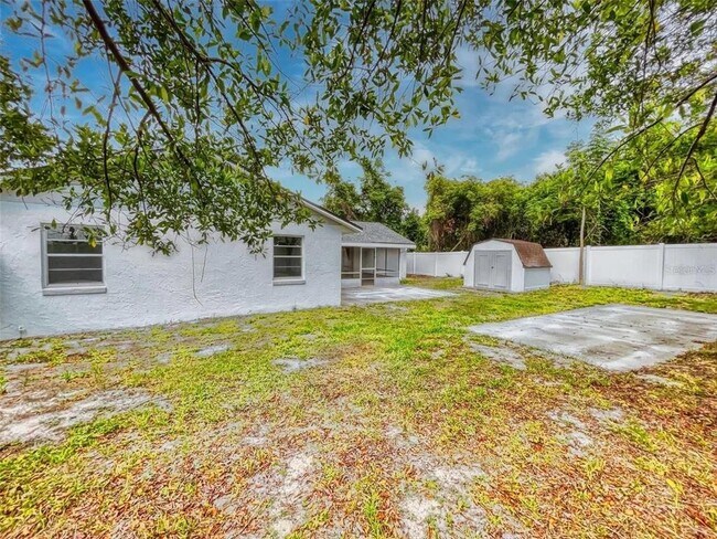 Building Photo - 1836 Plumtree Dr