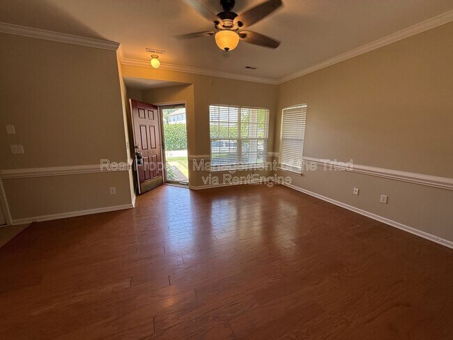 Building Photo - 3930 Fountain Village Cir