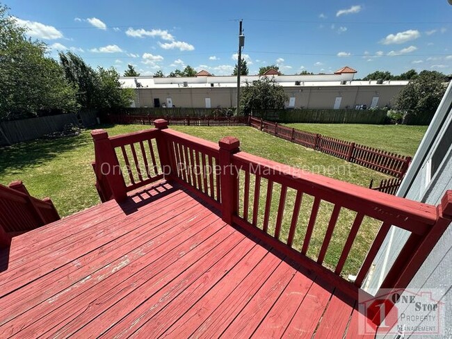Building Photo - Spacious 3 Bed, 3 Bath Home in Raymore wit...