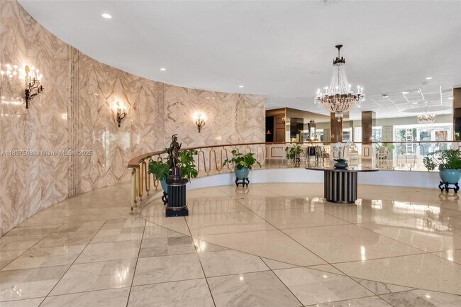Building Photo - 5255 Collins Ave