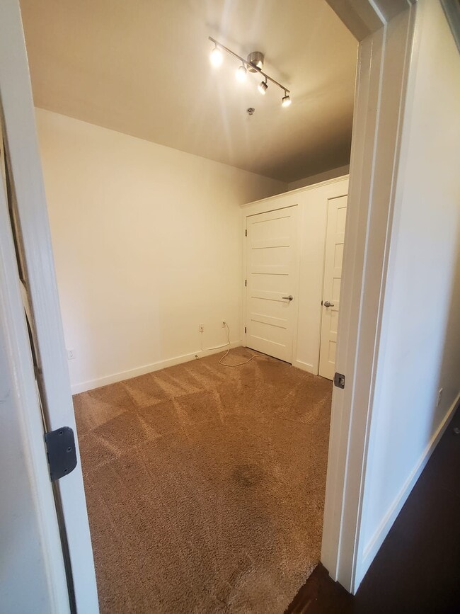 Building Photo - 48 Water St