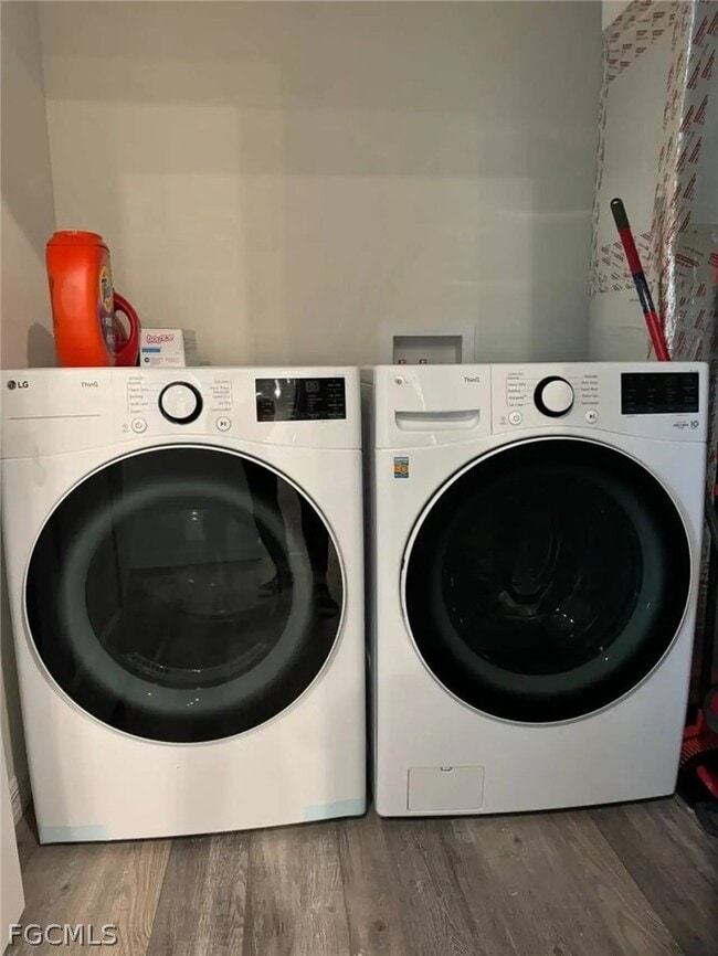 Building Photo - 1618 NW 5th Pl