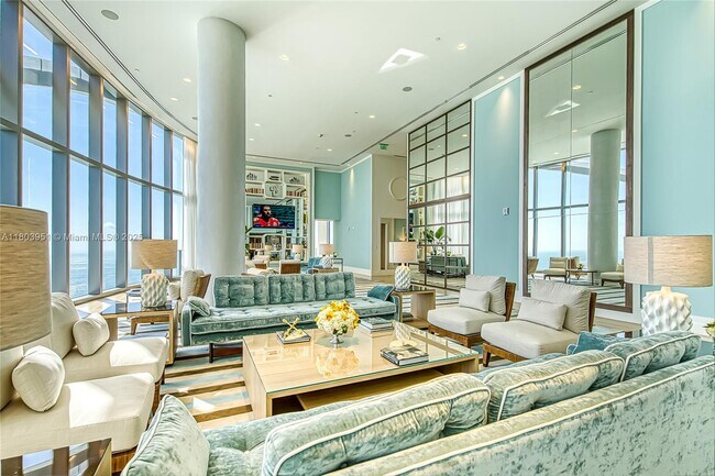 Building Photo - 15701 Collins Ave