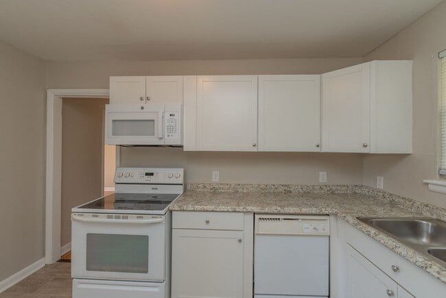 Building Photo - $1,300 - 3 bed/2 bath house for rent in Fl...