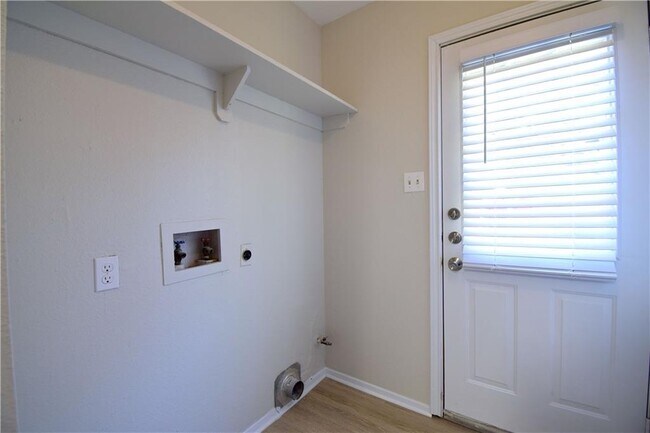 Building Photo - 12302 Deer Falls Dr