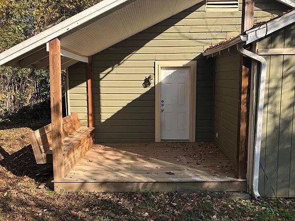 Building Photo - 607 Snow St