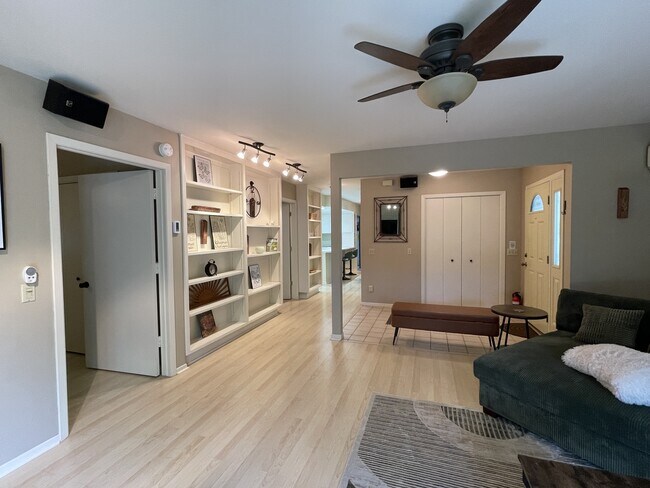 Building Photo - 4009 St Clair St