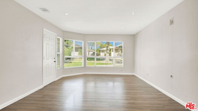 Building Photo - 10422 El Rancho Dr